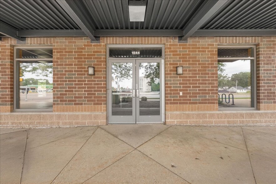 More Photos Of 1550 Larpenteur Ave W, Falcon Heights Apartments For Lease