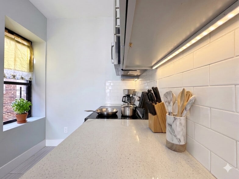 More Photos Of 2850 W 17th St, Brooklyn Apartments For Sale