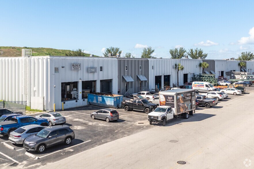 Primary Photo Of 9014-9112 NW 105th Way, Medley Warehouse For Lease