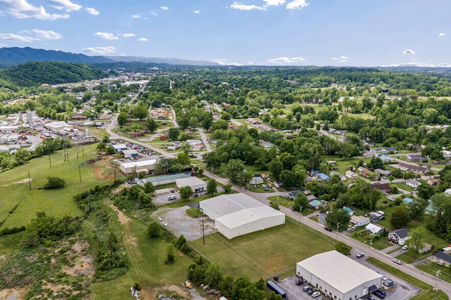More Photos Of 2200 E Fairview Ave, Johnson City Warehouse For Sale