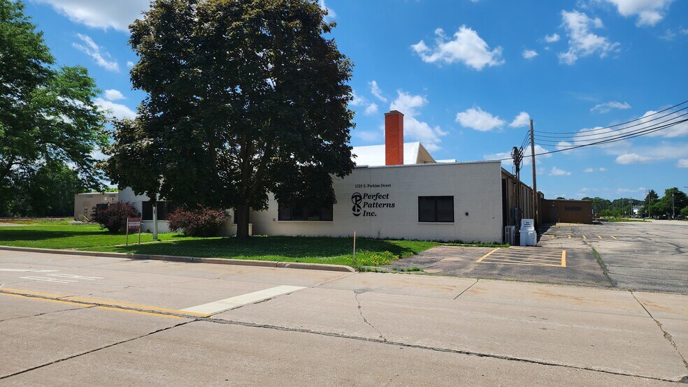 Primary Photo Of 1325 S Perkins St, Appleton Manufacturing For Sale