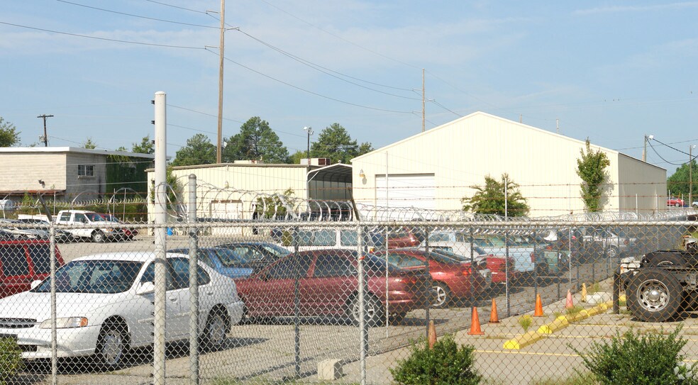 Primary Photo Of 2929 Truman St, Columbia Auto Repair For Lease