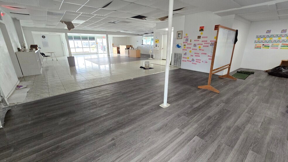 More Photos Of 408 N Ridgewood Dr, Sebring Freestanding For Lease