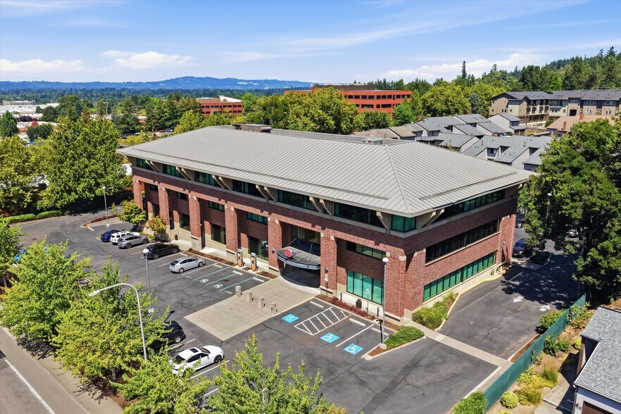 More Photos Of 10365 SE Sunnyside Rd, Clackamas Office For Lease