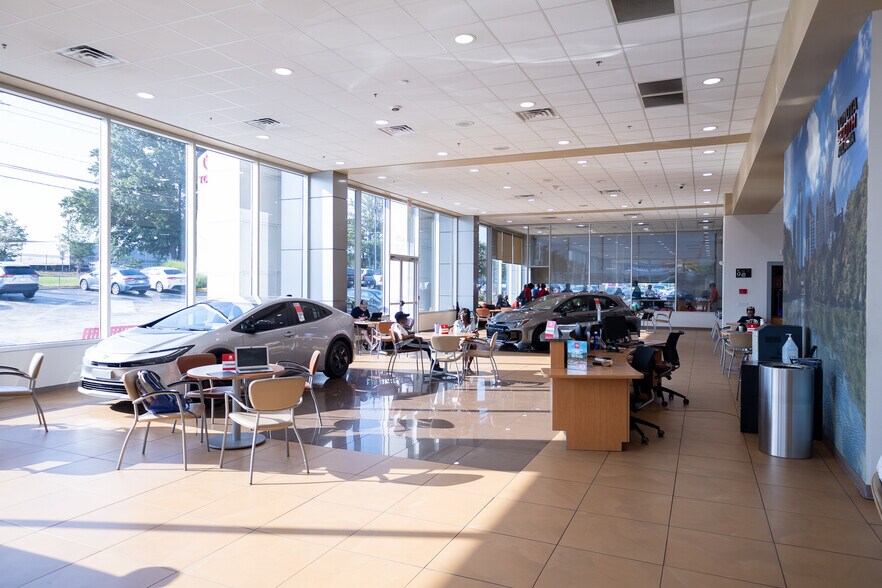 More Photos Of 6865 Jonesboro Rd, Morrow Auto Dealership For Sale