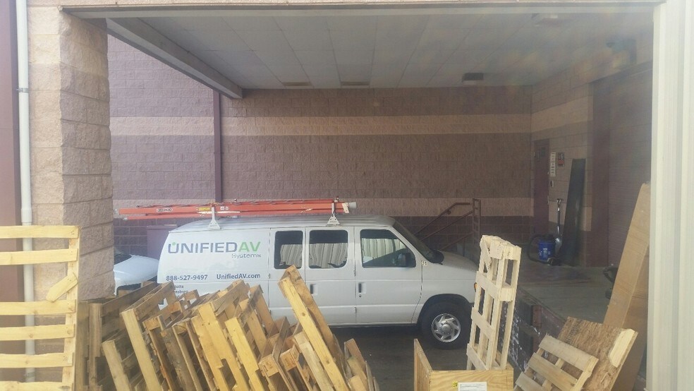 More Photos Of 5100 Old Pineville Rd, Charlotte Office For Lease