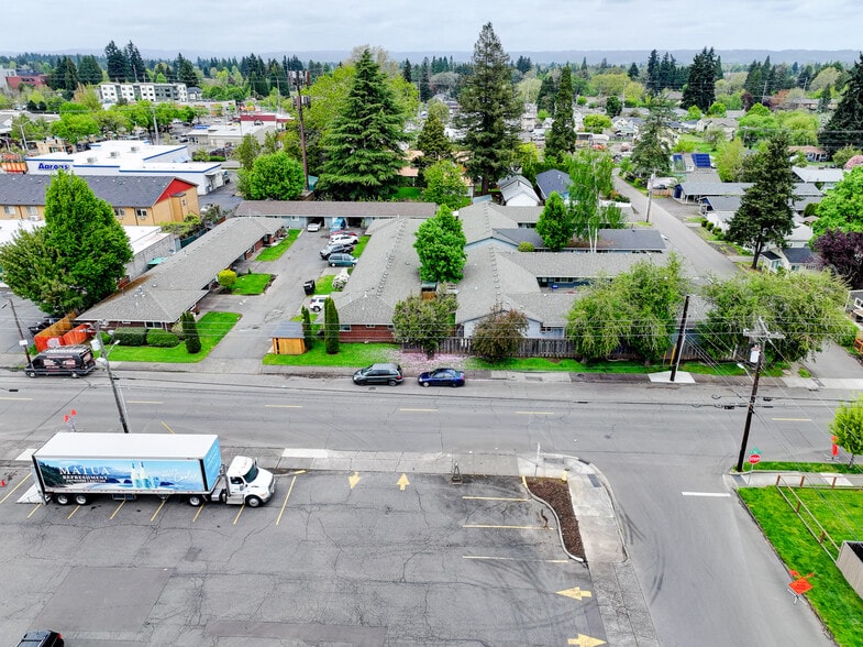 More Photos Of 1049 SE Walnut St, Hillsboro Apartments For Sale