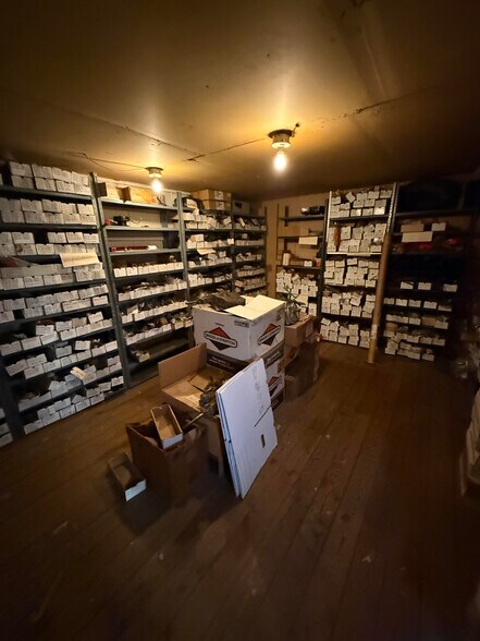 More Photos Of , Upper Marlboro General Retail For Sale