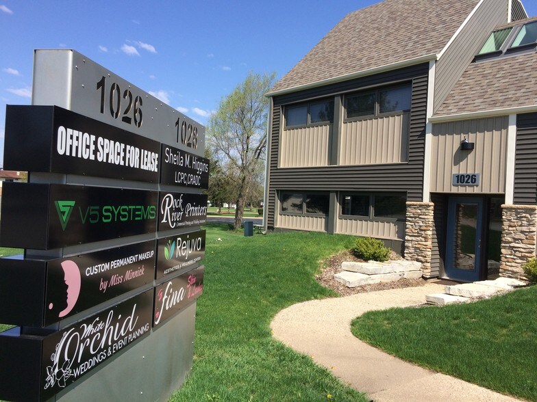 More Photos Of 1026-1028 E Riverside Blvd, Loves Park Office For Lease