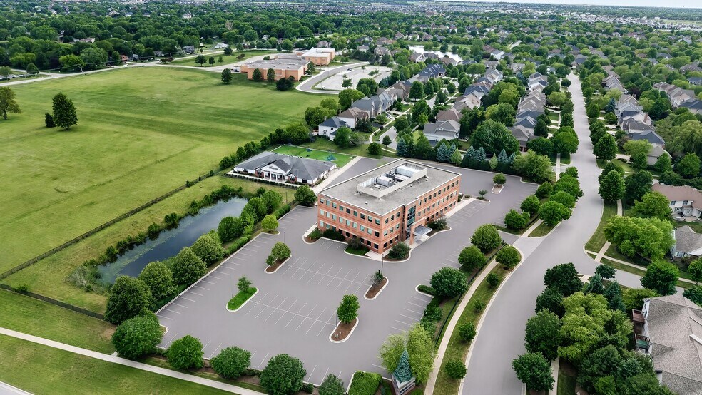 More Photos Of 2940 Rollingridge Rd, Naperville Medical For Lease