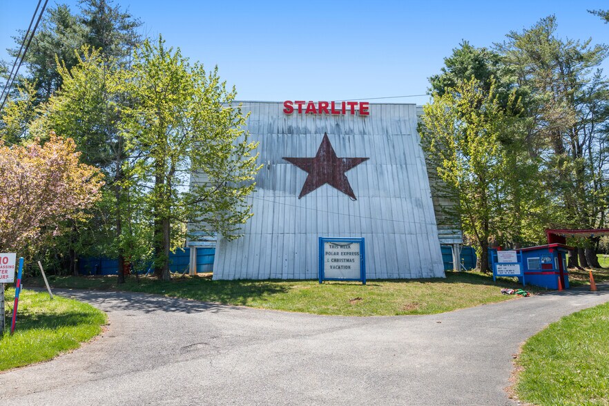 More Photos Of 275 Starlight Dr, Christiansburg Theater Concert Hall For Sale