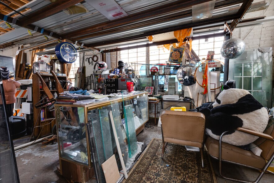 More Photos Of 304-306 Gilmer St, Richmond Manufacturing For Sale