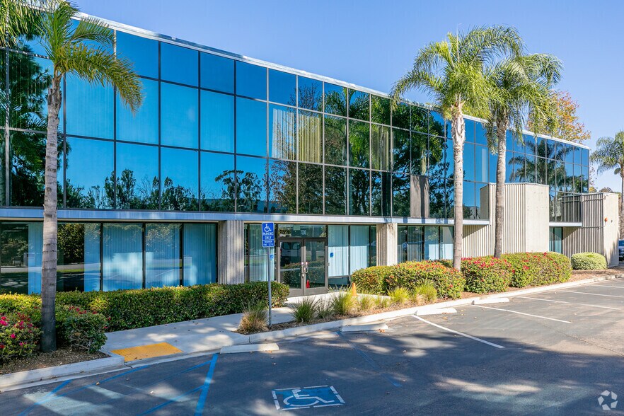 More Photos Of 7330 Trade St, San Diego Unknown For Lease