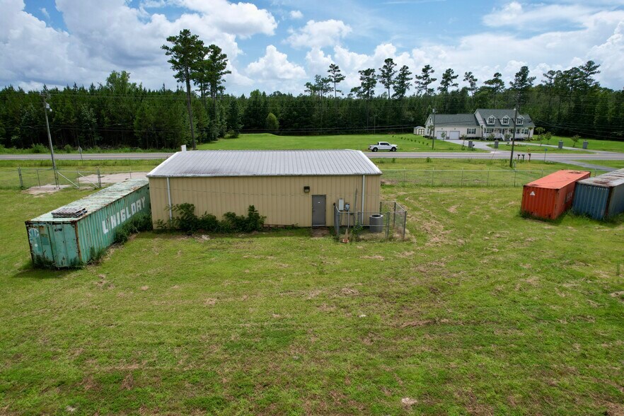 More Photos Of 7914 Browns Ferry Rd, Georgetown Light Distribution For Sale