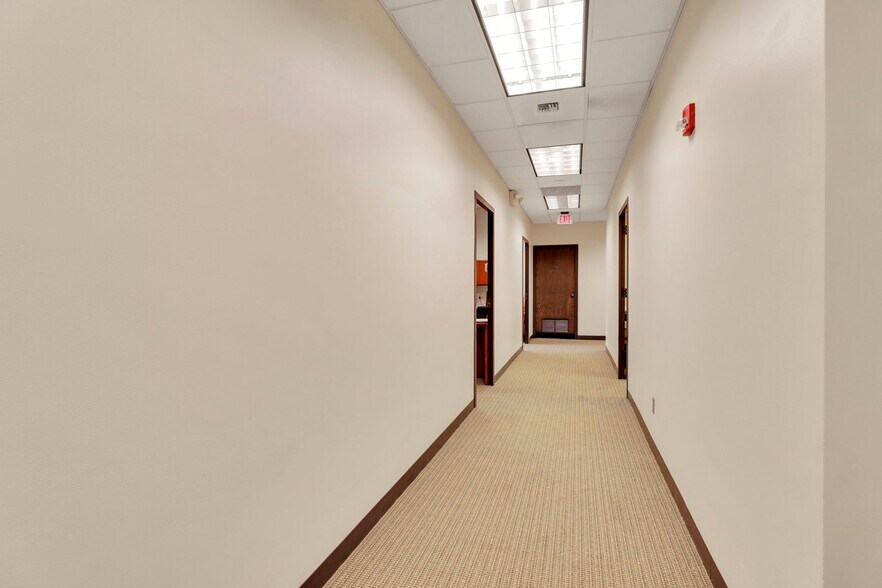 More Photos Of 141 E Town St, Columbus Office Residential For Lease