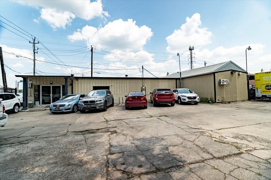 More Photos Of 12969 W Hardy Rd, Houston Warehouse For Sale
