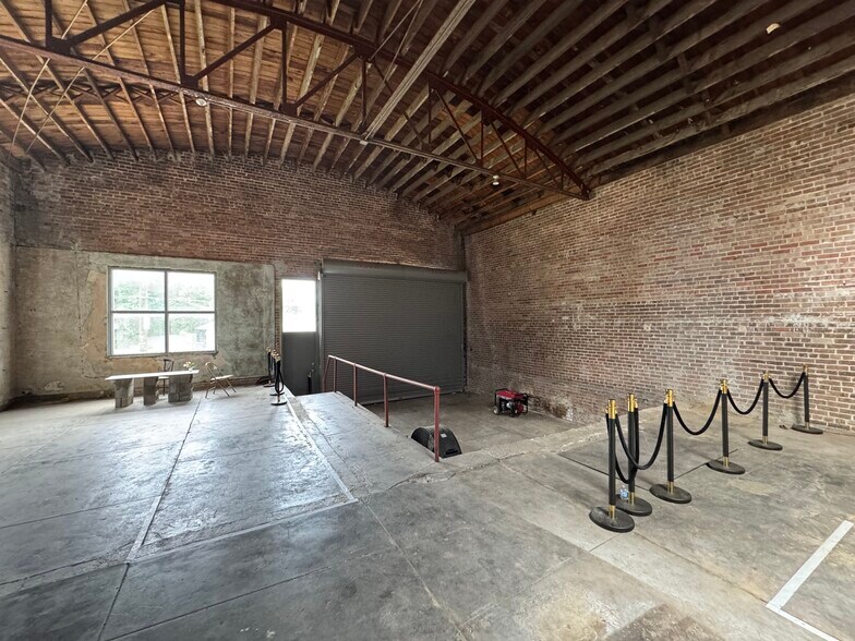 More Photos Of 1419 Julia St, Baton Rouge Warehouse For Sale