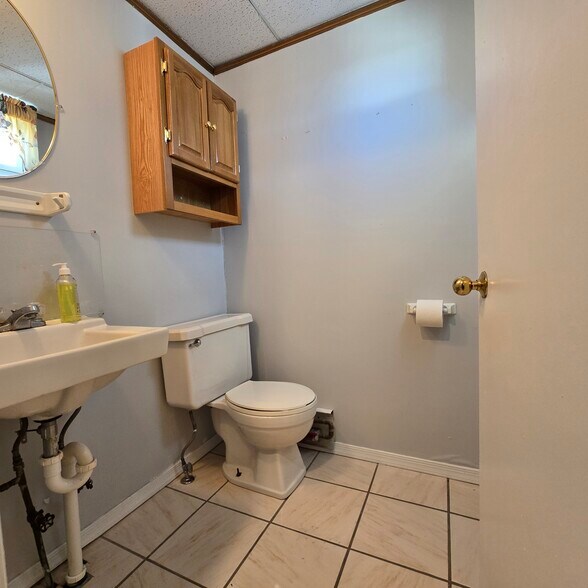 More Photos Of 106 N Franklin St, Pen Argyl Office For Lease