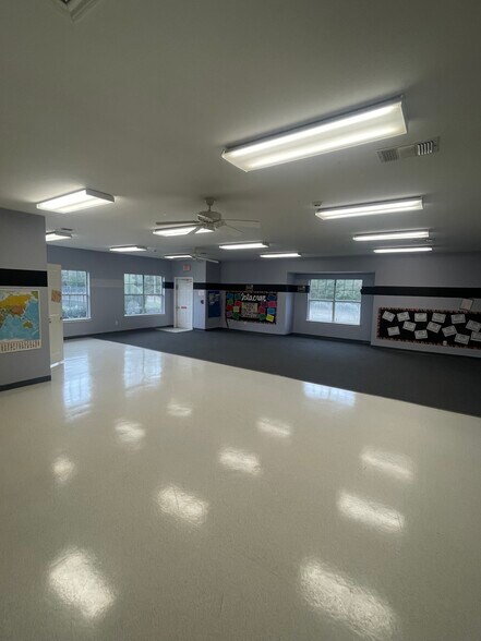 More Photos Of 8401 Kuykendahl Rd, The Woodlands Unknown For Lease