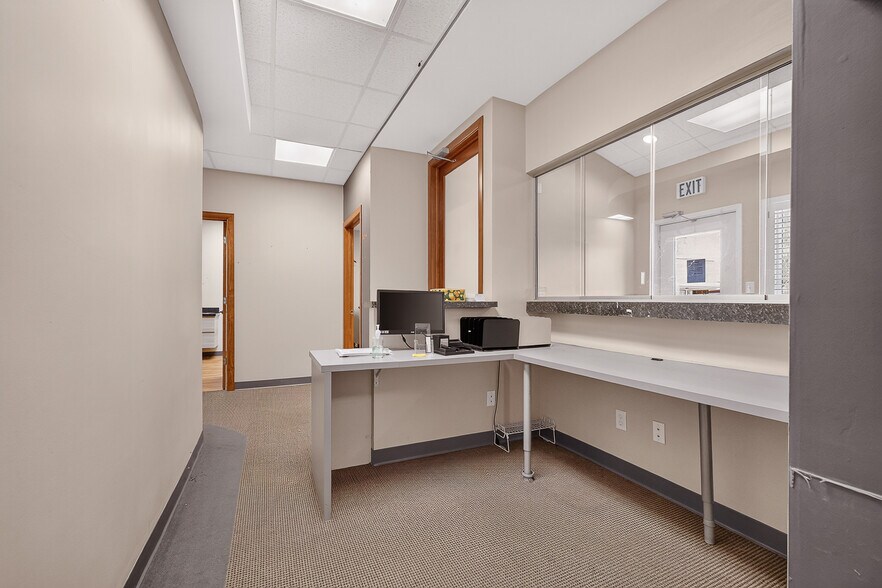 More Photos Of 8202 Clearvista Pky, Indianapolis Office For Sale