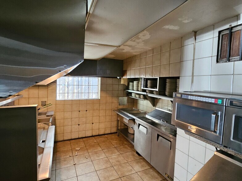 More Photos Of 1226 W Hadley Ave, Las Cruces Restaurant For Sale
