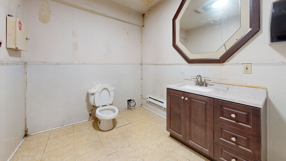 More Photos Of 545 Ronlee Ln NW, Olympia Industrial For Sale