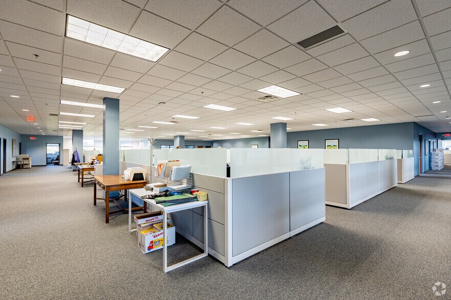 More Photos Of 631 Excel Dr, Mount Pleasant Medical For Lease