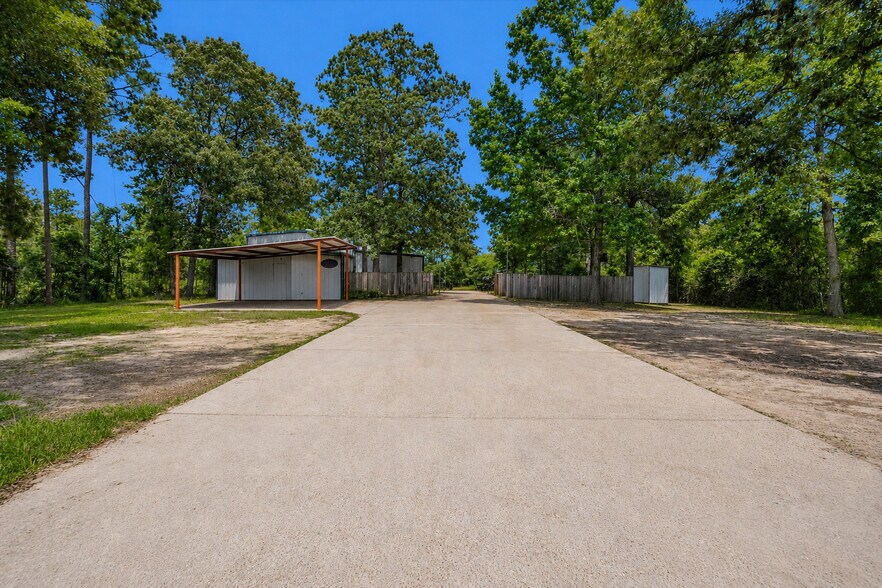 More Photos Of 11003 Willis Waukegan Rd, Conroe Light Distribution For Sale