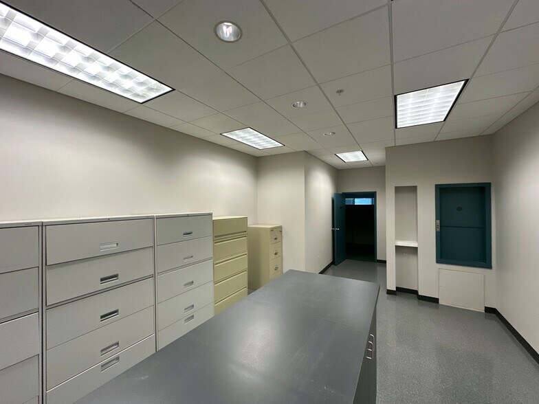 More Photos Of 250 Park West Dr, Pittsburgh Office For Sale