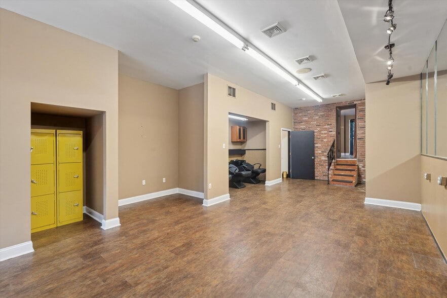 More Photos Of 1604 Ridge Ave, Philadelphia Apartments For Sale