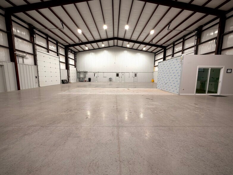 More Photos Of 3609 S County 1232 Rd, Midland Warehouse For Lease