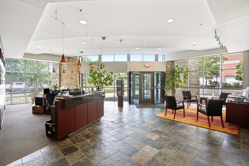 More Photos Of 1335 Industrial Blvd, Minneapolis Office For Sale