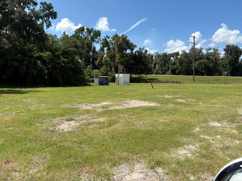 More Photos Of 5305 hwy 640, Lithia Land For Lease