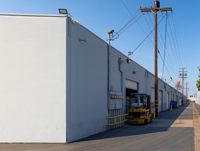 More Photos Of 11762 Western Ave, Garden Grove Warehouse For Lease