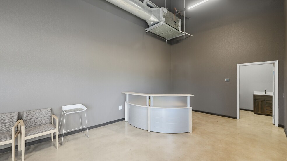 More Photos Of 5345 US 87, Stockdale Warehouse For Sale