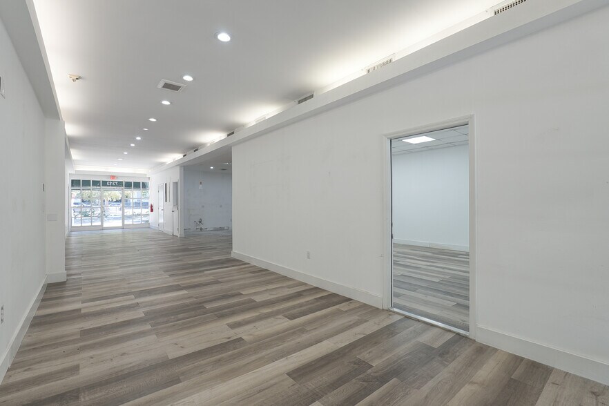 More Photos Of 7313 SW 59th Ct, South Miami Storefront Retail Office For Lease