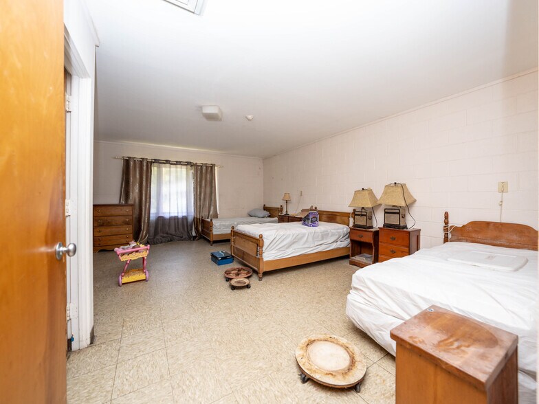 More Photos Of 84 Chestnut Park Dr, Waynesville Healthcare For Sale