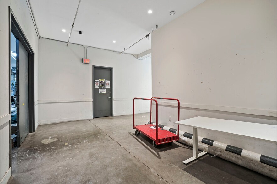 More Photos Of 449-465 Troutman St, Brooklyn Apartments For Lease