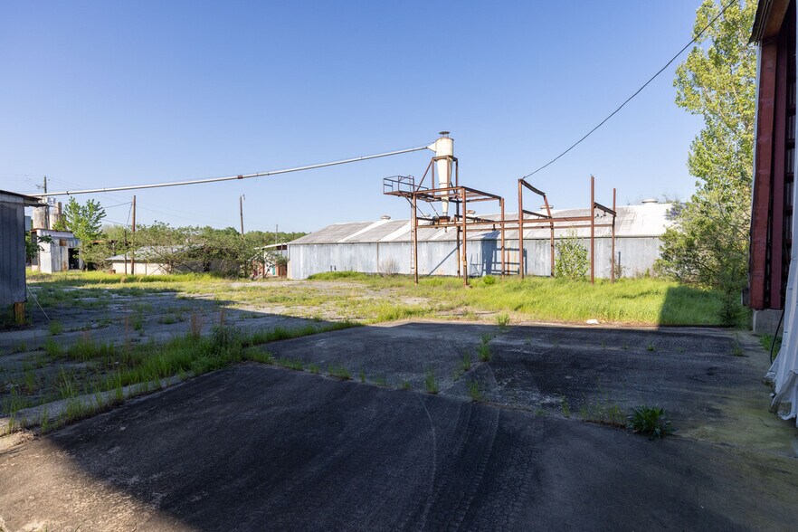 More Photos Of 68 First st, Hawkinsville Warehouse For Sale