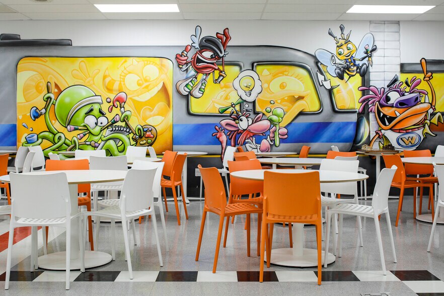 More Photos Of 16-18 Trowbridge Dr, Bethel Light Manufacturing For Sale