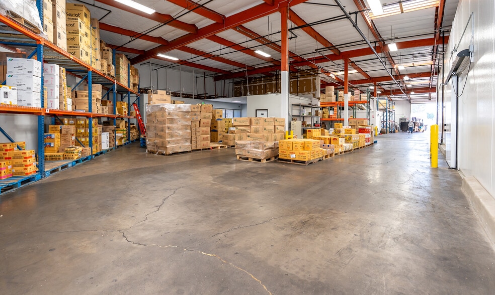 More Photos Of 5921-5923 Lakeshore Dr, Cypress Warehouse For Sale