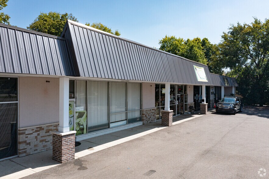 More Photos Of 10080-10088 Springfield Pike, Cincinnati Unknown For Lease