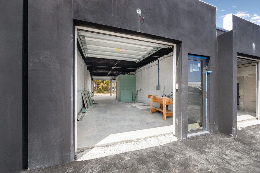 More Photos Of 1036 NE 44th Pl, Oakland Park Warehouse For Sale