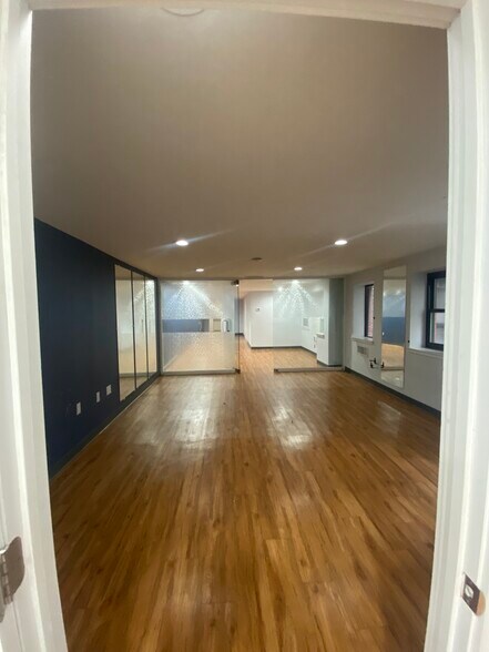 More Photos Of 186 W 80th, New York Apartments For Lease