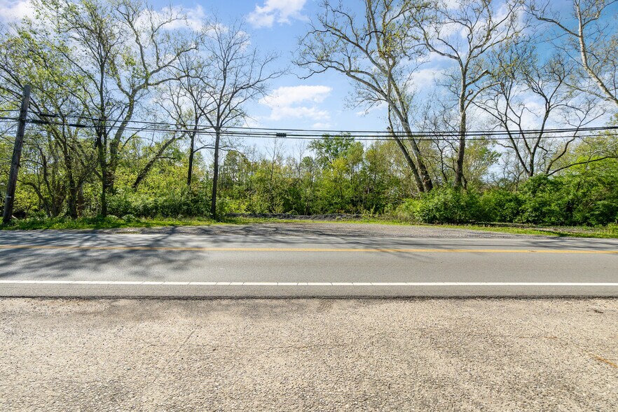 More Photos Of 77 Foundry Ave, Batavia Warehouse For Sale