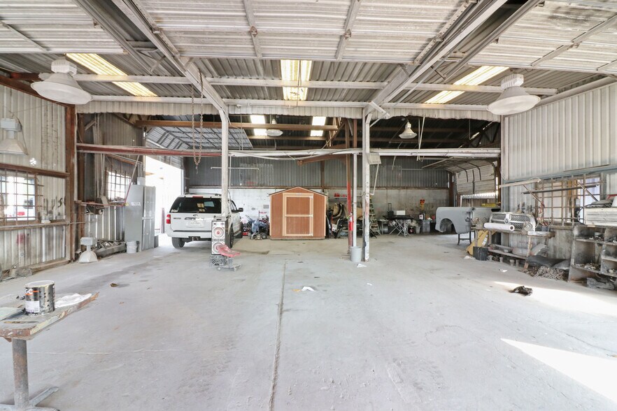 More Photos Of 1106 Wayside Dr, Houston Auto Repair For Sale