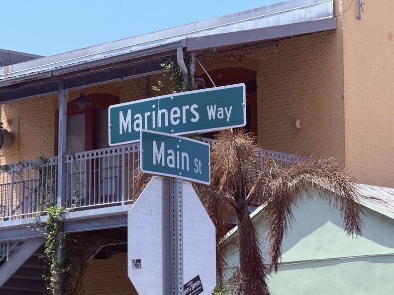 More Photos Of 21 Main St, Titusville General Retail For Sale