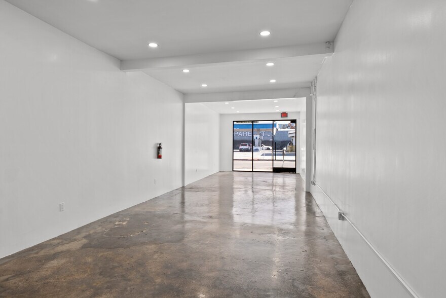 More Photos Of 1600 S Main St, Los Angeles Storefront For Sale