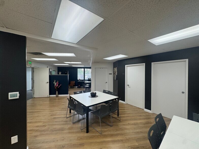 More Photos Of 5605 Riggins Ct, Reno Office For Sale