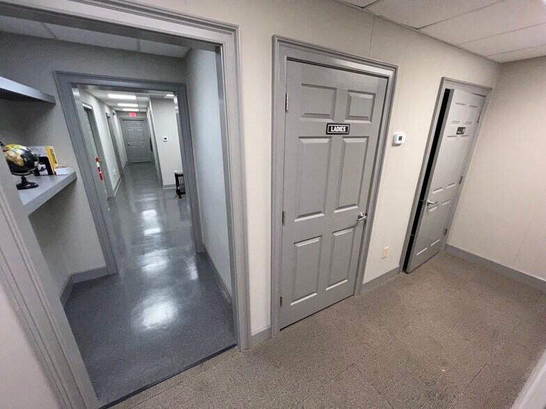 More Photos Of 321 Marble Mill Rd NW, Marietta Coworking Space